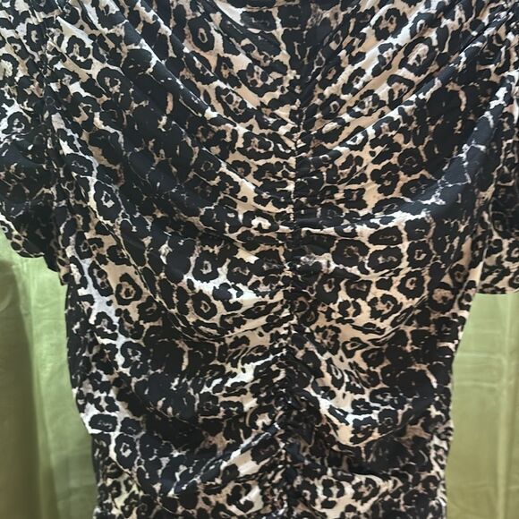 St. John Black and White Animal Print ruched Top, L - Picture 7 of 9